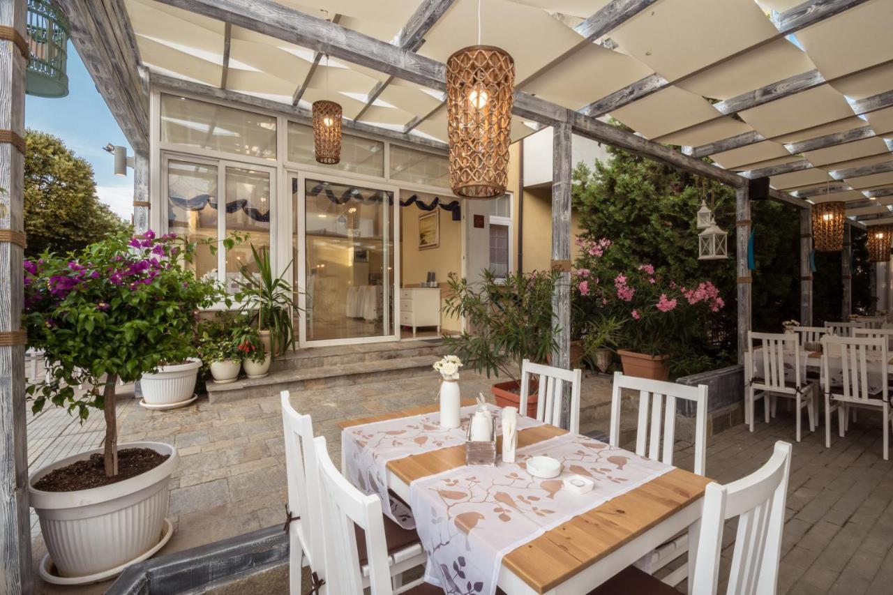 Семеен Хотел Бриз Sozopol Exterior foto