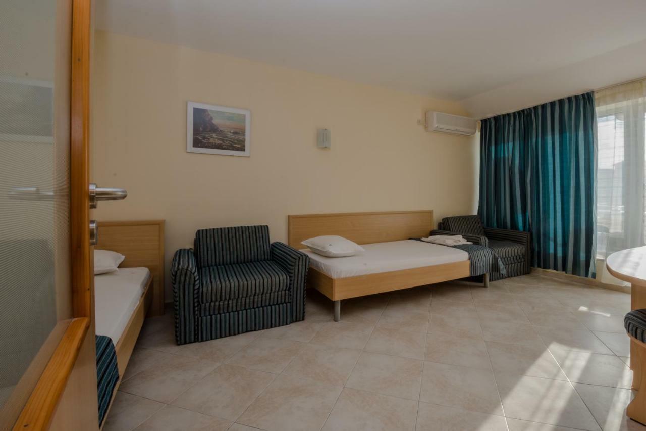 Семеен Хотел Бриз Sozopol Exterior foto