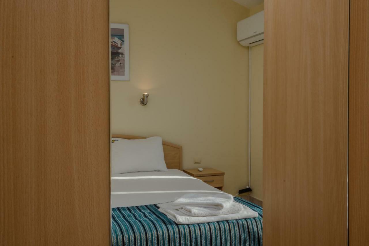 Семеен Хотел Бриз Sozopol Exterior foto