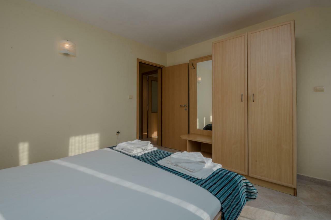 Семеен Хотел Бриз Sozopol Exterior foto