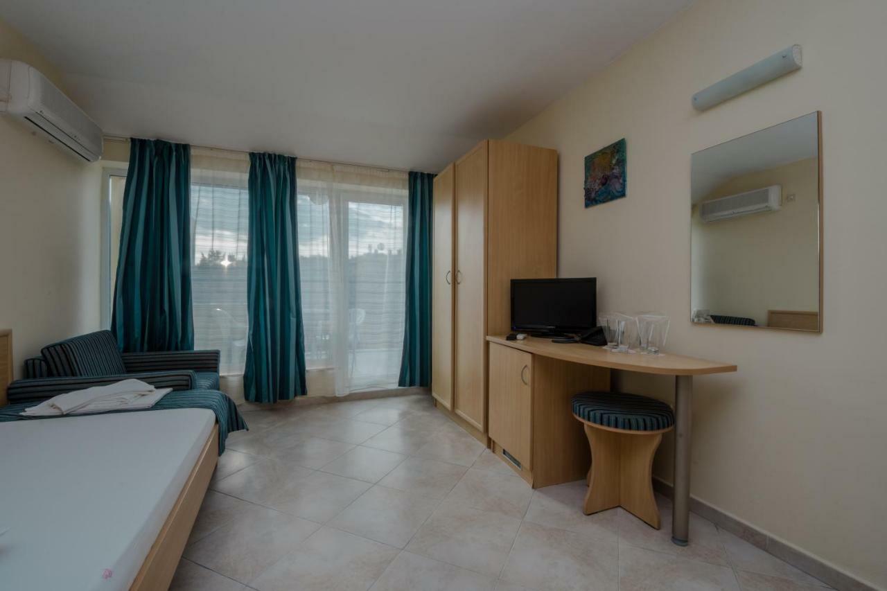 Семеен Хотел Бриз Sozopol Exterior foto